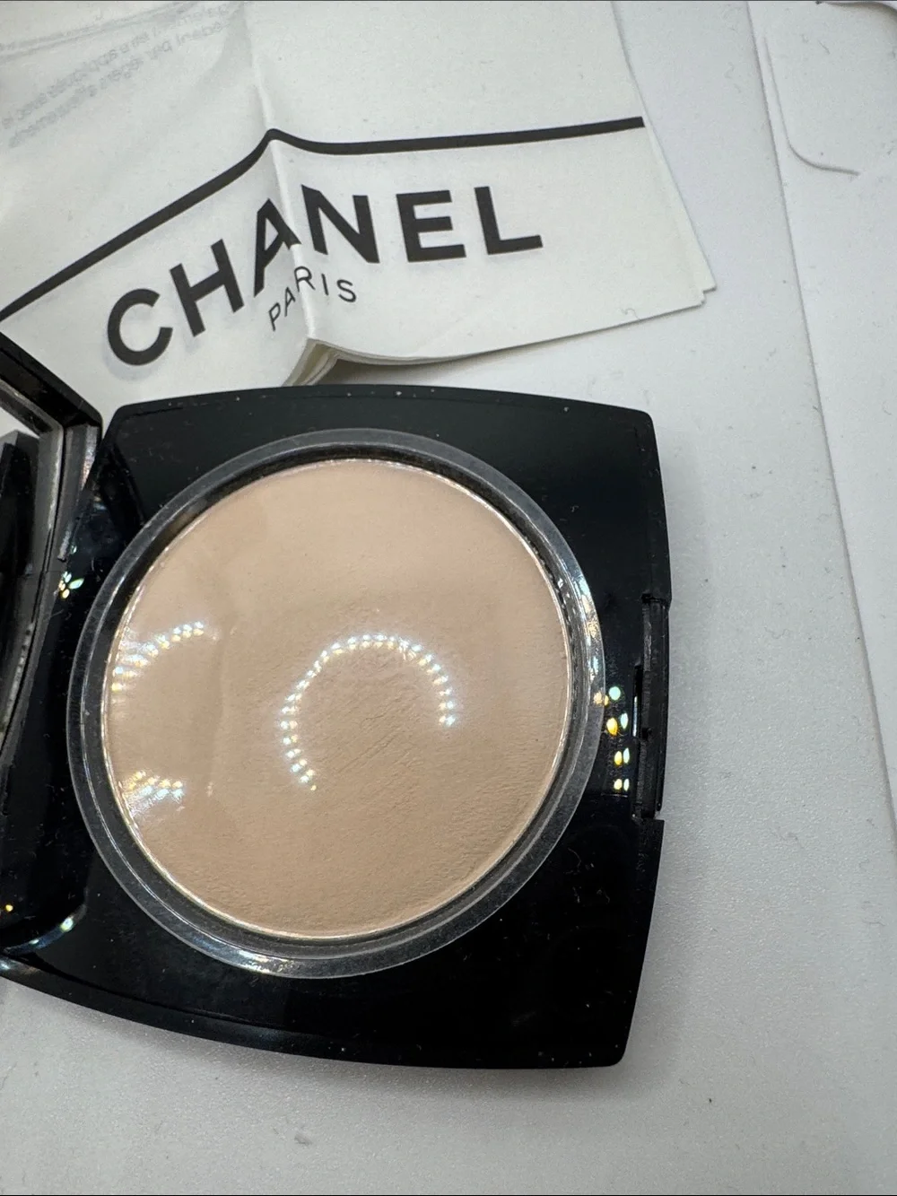 Chanel Lapoudre pressee 01 crystalline.